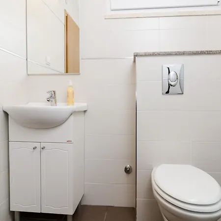 Amela - Two Bedroom With Balcony *